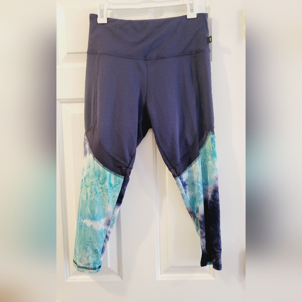Fabletics Medium Mesh Cut Out leggings